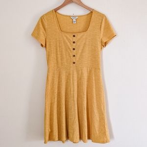 Square neck yellow button dress